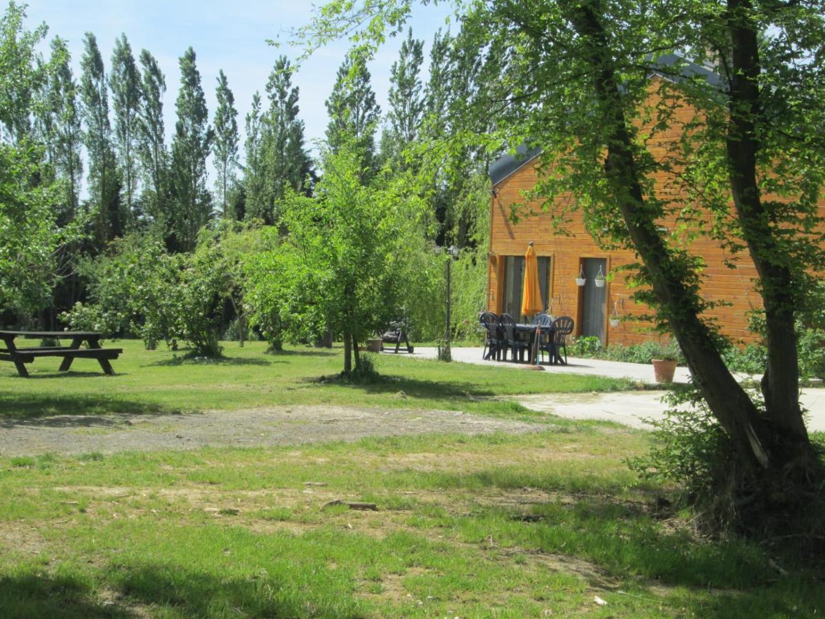 Florennes Gite Neuf 150 M2 Devant Un Grand Lac Prive De 2 Hectares Poissonneux Au Milieu Des Bois Villa Buitenkant foto