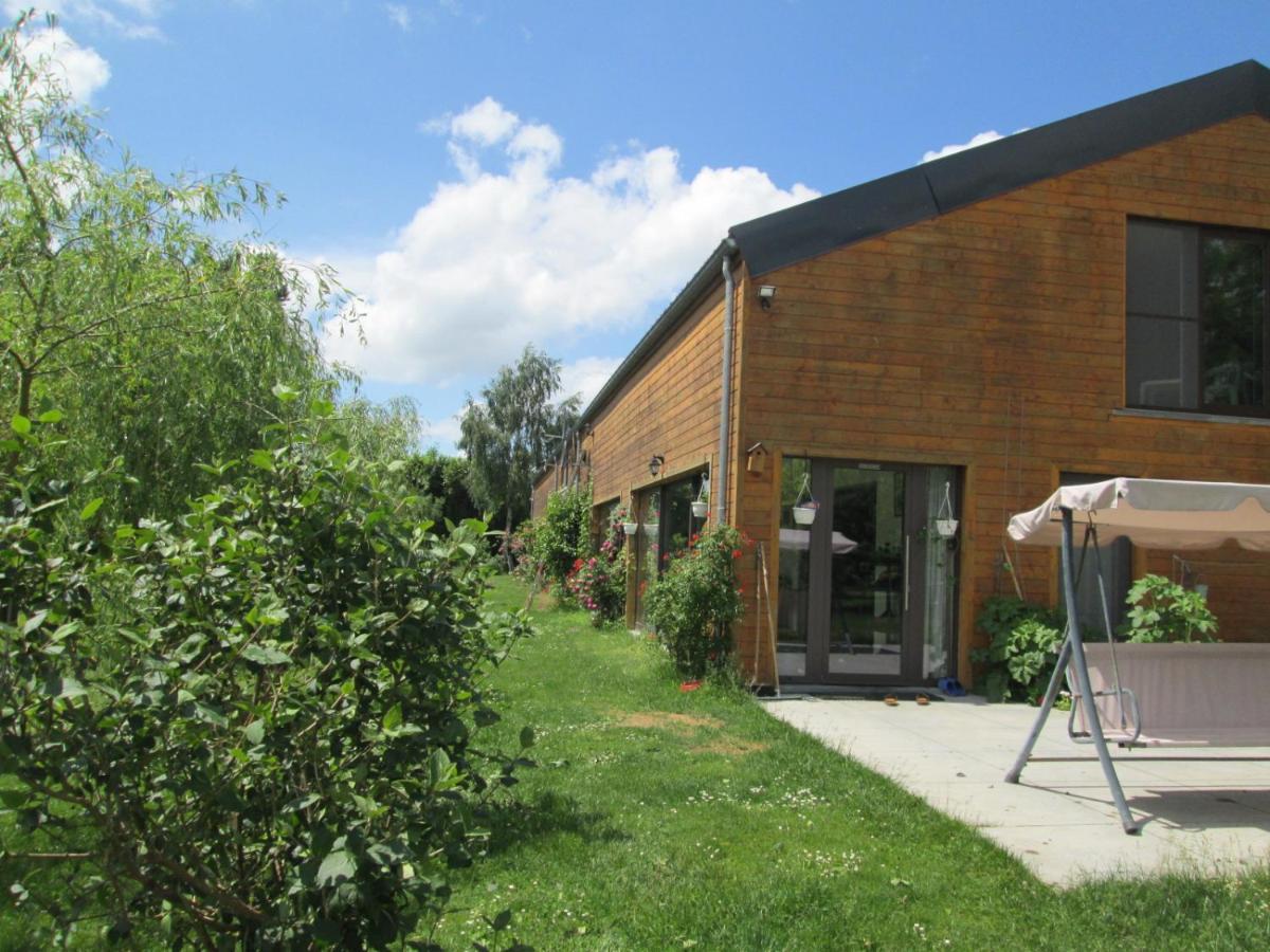 Florennes Gite Neuf 150 M2 Devant Un Grand Lac Prive De 2 Hectares Poissonneux Au Milieu Des Bois Villa Buitenkant foto