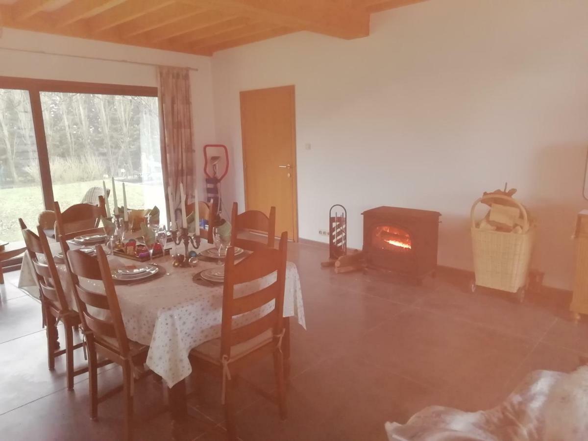 Florennes Gite Neuf 150 M2 Devant Un Grand Lac Prive De 2 Hectares Poissonneux Au Milieu Des Bois Buitenkant foto